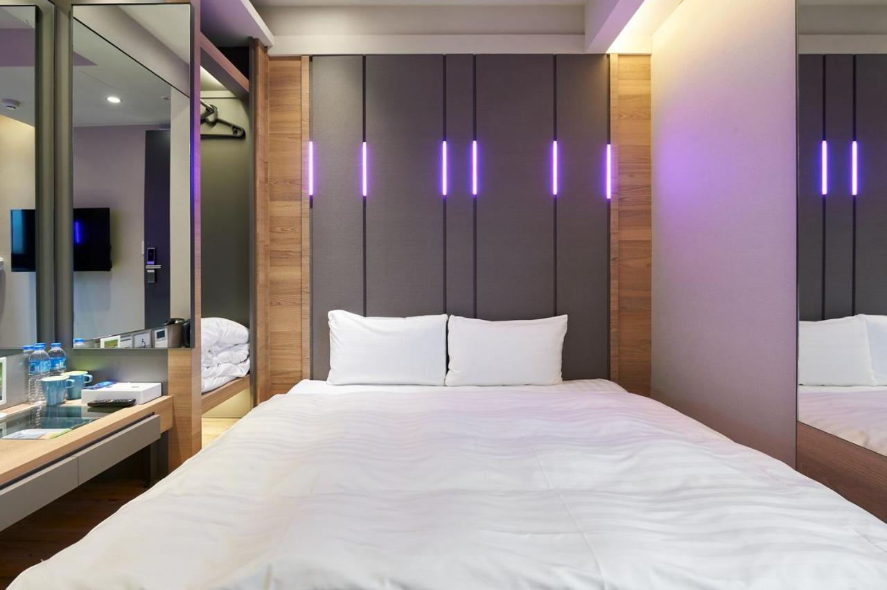 Kiwi Share Hotel Чжунли Экстерьер фото